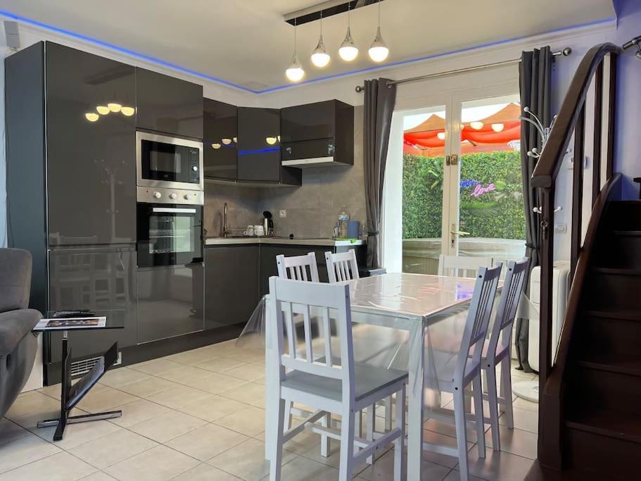 Kings Villa Near Disneyland Reserved Only For Family With Kids Saint-Germain-sur-Morin المظهر الخارجي الصورة
