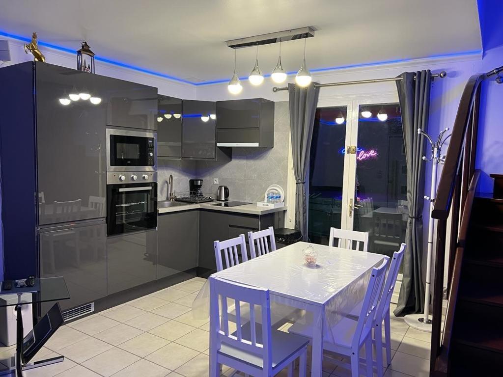 Kings Villa Near Disneyland Reserved Only For Family With Kids Saint-Germain-sur-Morin المظهر الخارجي الصورة
